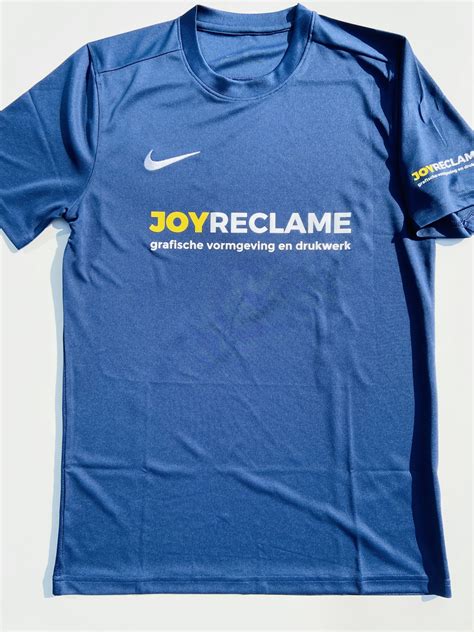 hoe krijg je nike teken op shirt goud|Nike sportshirt bedrukken .